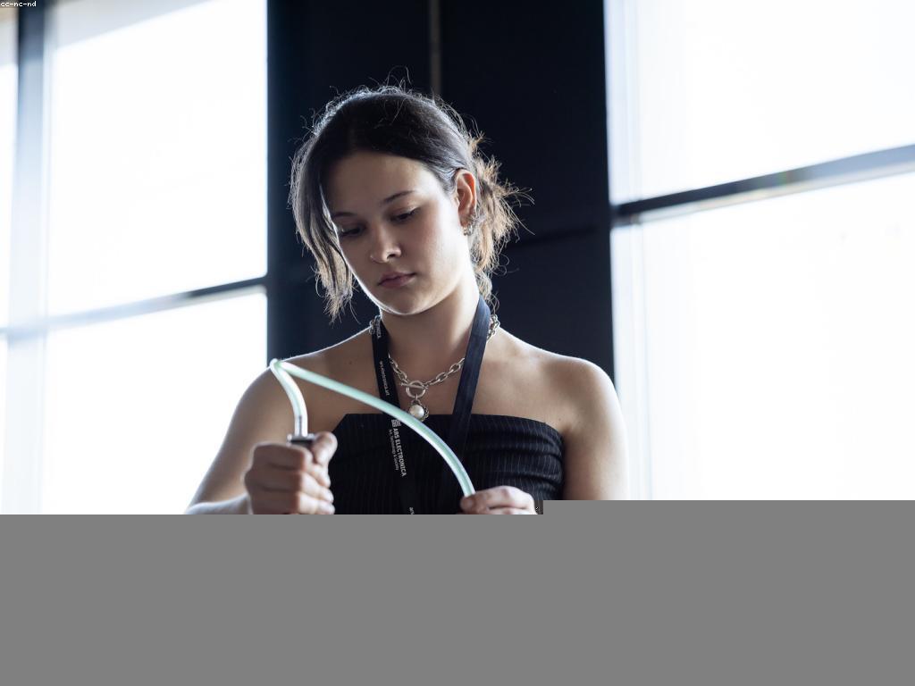 តួអង្គល្បីក្នុងសង្គមអង្គការថ្មី